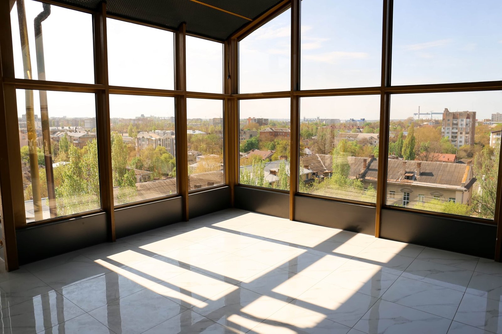 Luxurious Penthouse With Glass Wall royalty-free images - Wall To Wall Glass Penthouse